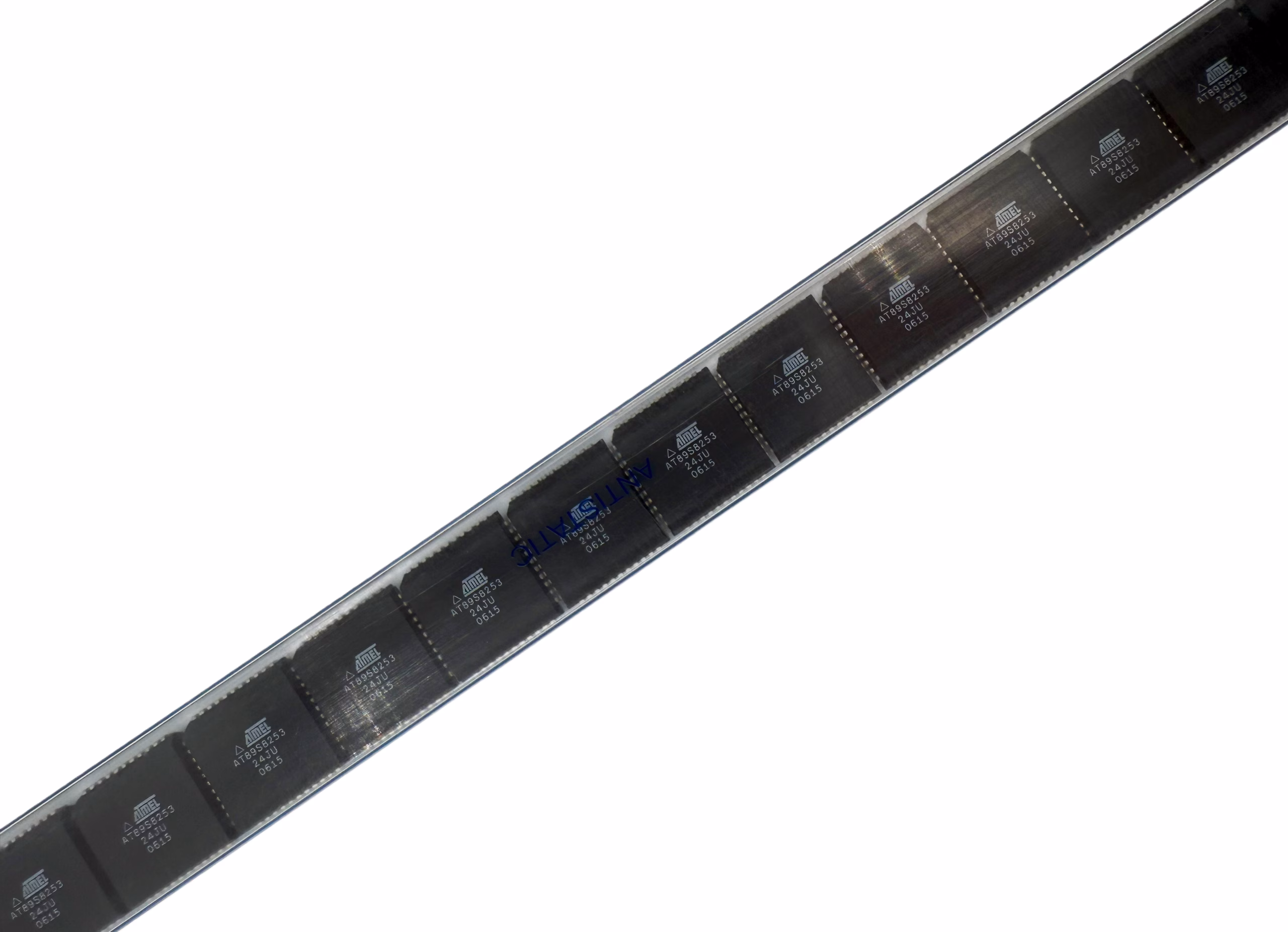 IC AT89S8253-24JU